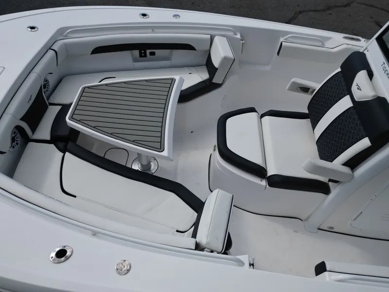 Slide: The Image of Tidewater 272 LXF 2025 - 49