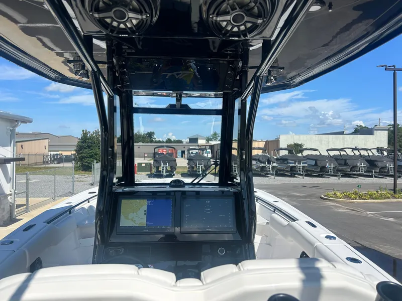 Slide: The Image of Tidewater 282 CC Adventure 2026 - 14