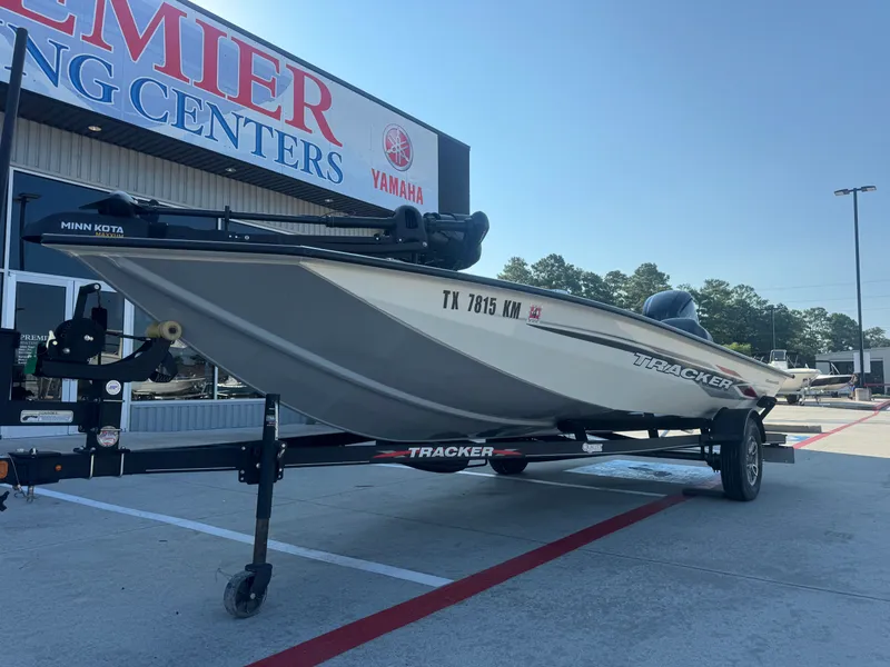 Slide: The Image of Tracker Pro 190 TE 2022 - 3