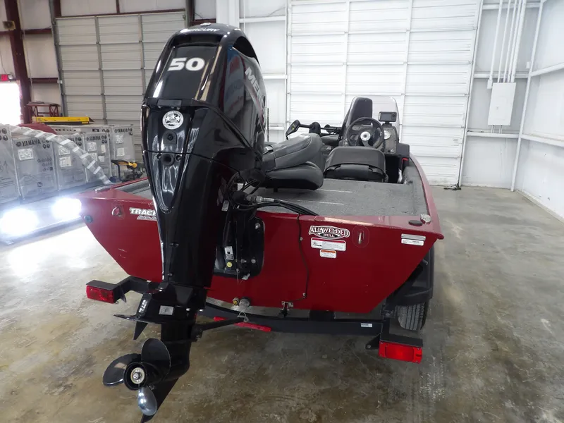 Slide: The Image of Tracker Bass Tracker Classic Limited 2022 - 9