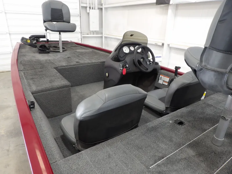 Slide: The Image of Tracker Pro 170 2019 - 14