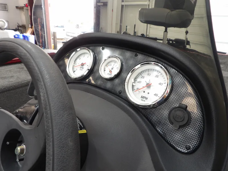 Slide: The Image of Tracker Pro 170 2019 - 17