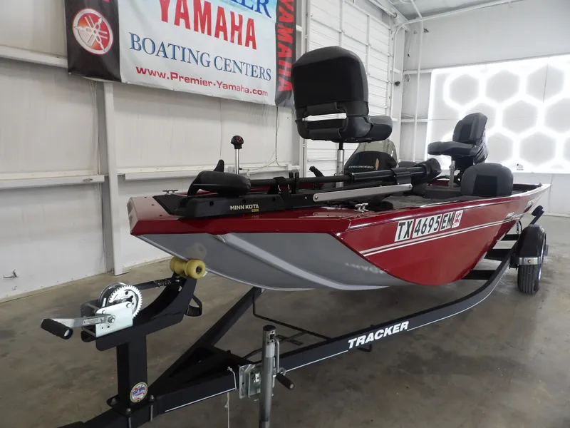 Slide: The Image of Tracker Pro 170 2019 - 3