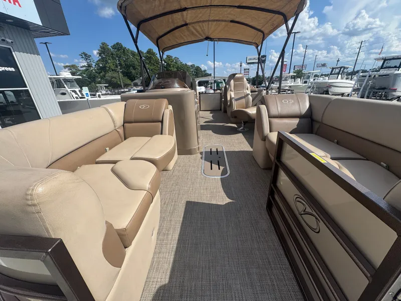 Slide: The Image of Veranda V2275RC 2017 - 12