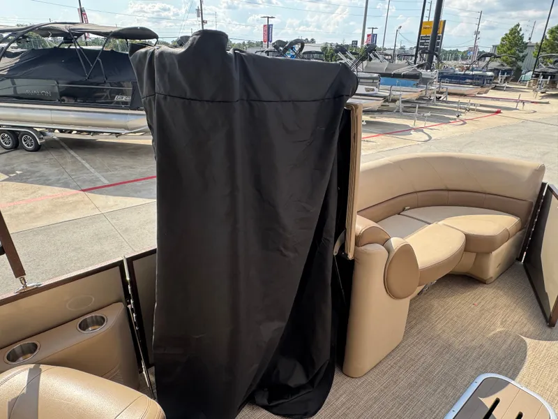 Slide: The Image of Veranda V2275RC 2017 - 25