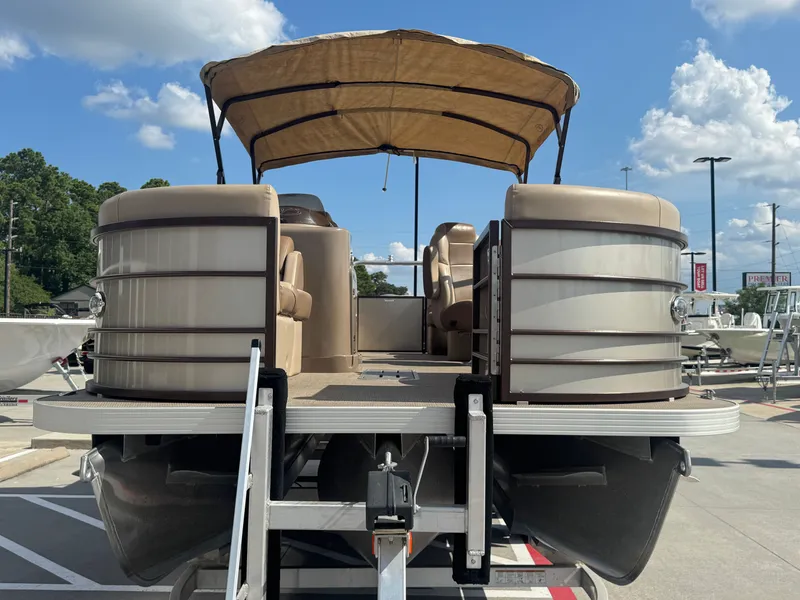 Slide: The Image of Veranda V2275RC 2017 - 6