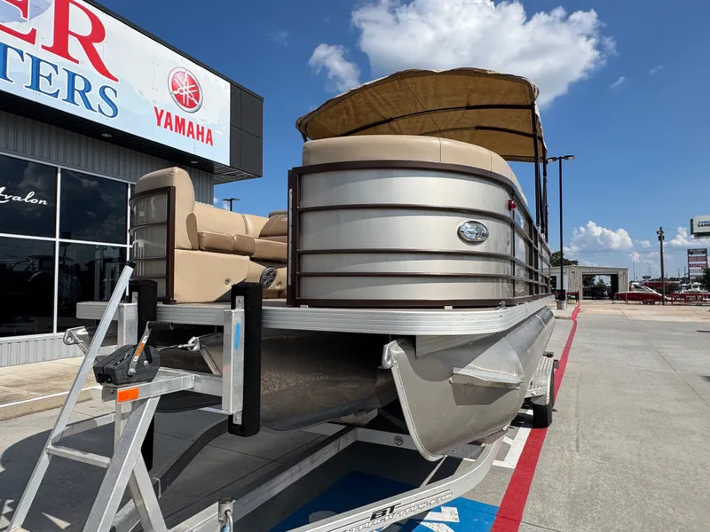 Slide: The Image of Veranda V2275RC 2017 - 8