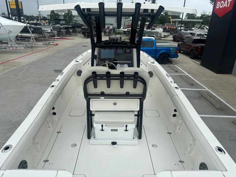 Slide: The Image of World Cat 235 TE 2025 - 10