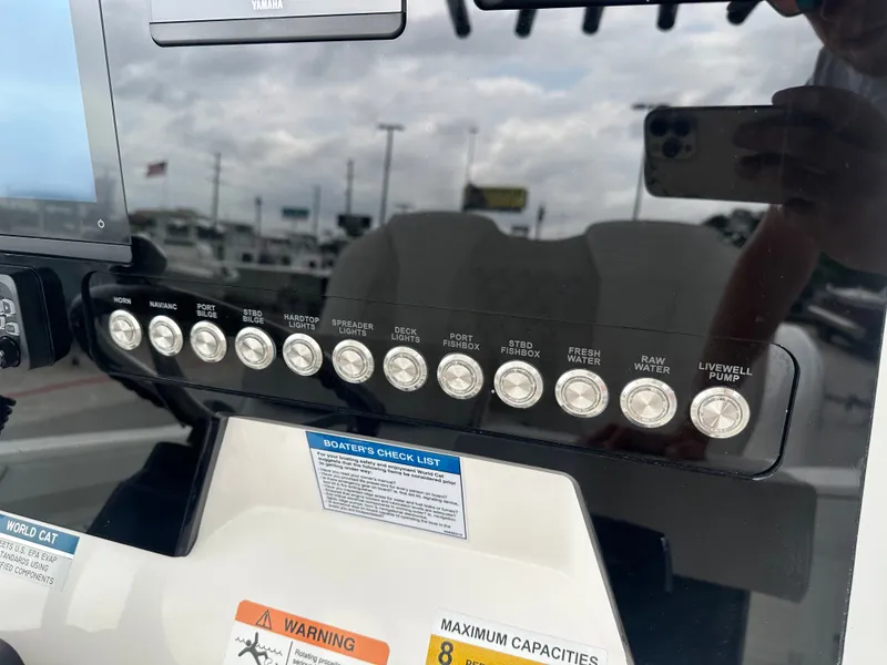 Slide: The Image of World Cat 235 TE 2025 - 19