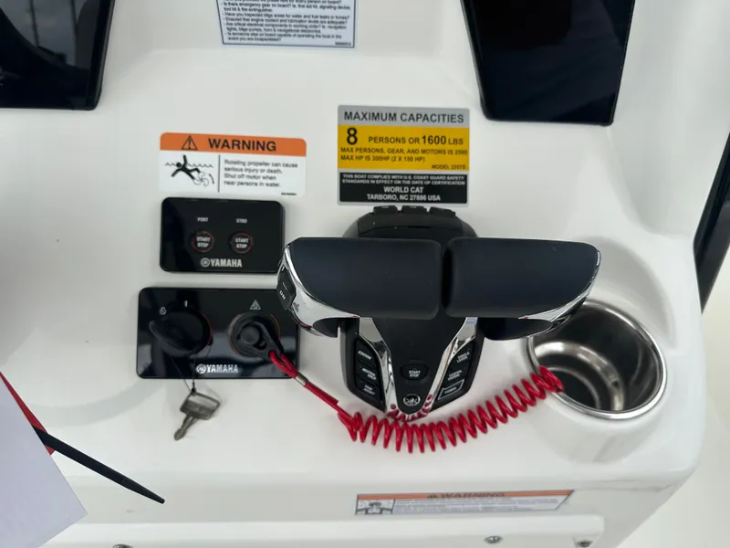 Slide: The Image of World Cat 235 TE 2025 - 20