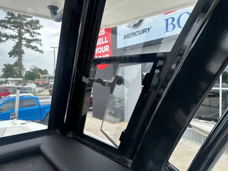 Slide: The Image of World Cat 235 TE 2025 - 24