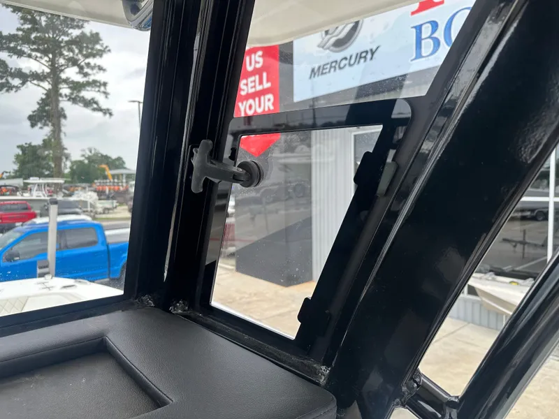 Slide: The Image of World Cat 235 TE 2025 - 25