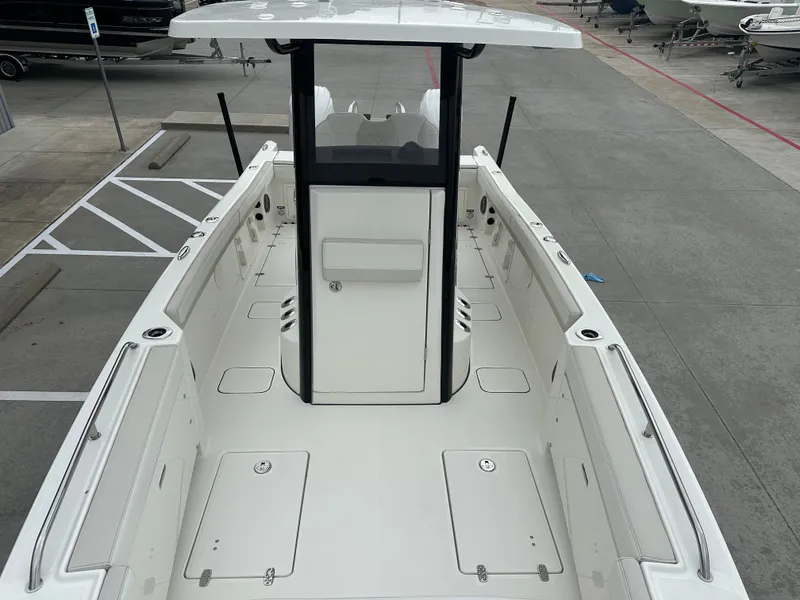 Slide: The Image of World Cat 235 TE 2025 - 28