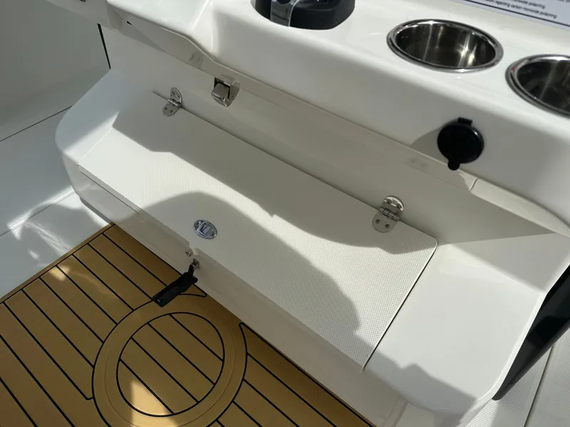 Slide: The Image of World Cat 325CC 2025 - 43