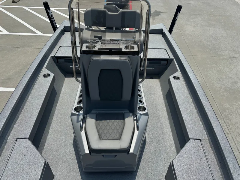 Slide: The Image of Xpress H20B Bay 2025 - 16