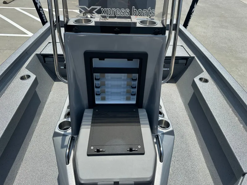 Slide: The Image of Xpress H20B Bay 2025 - 17