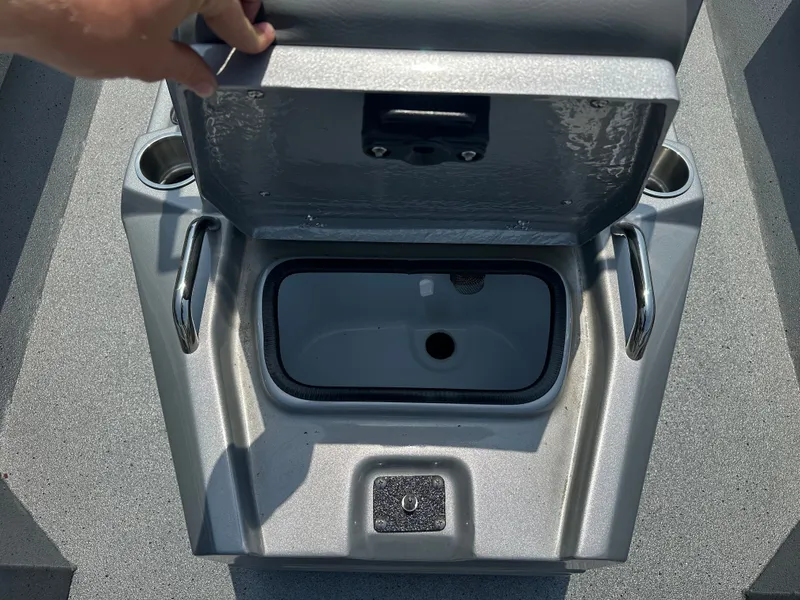 Slide: The Image of Xpress H20B Bay 2025 - 18