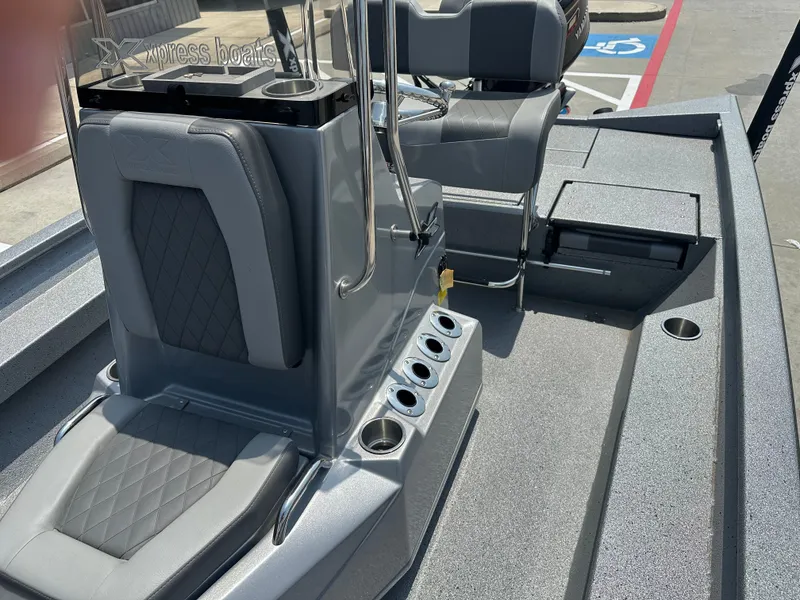 Slide: The Image of Xpress H20B Bay 2025 - 20