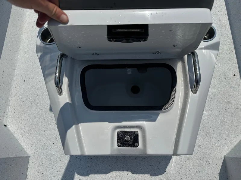 Slide: The Image of Xpress H20B Bay 2025 - 20