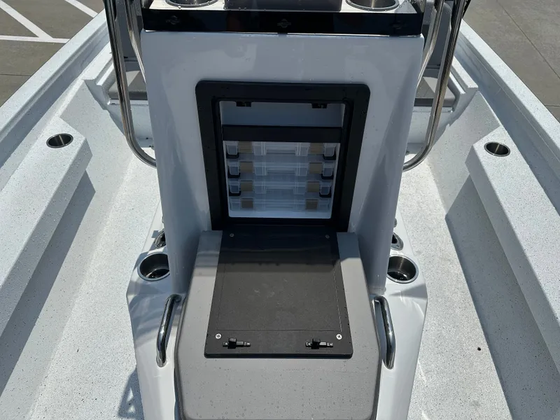 Slide: The Image of Xpress H20B Bay 2025 - 21