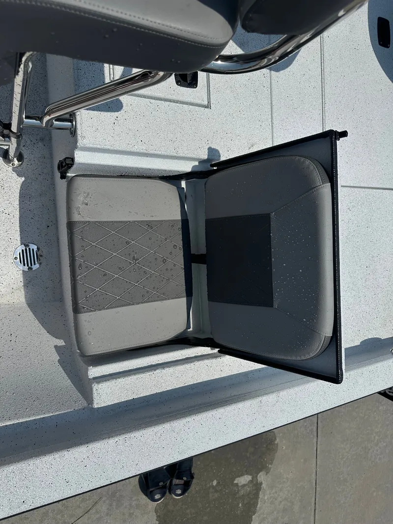 Slide: The Image of Xpress H20B Bay 2025 - 26