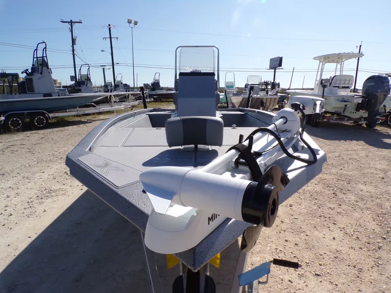 Slide: The Image of Xpress H210B Bay 2025 - 11