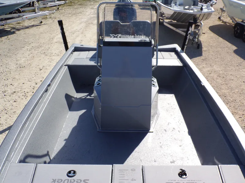 Slide: The Image of Xpress H210B Bay 2025 - 12