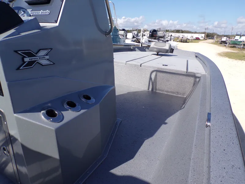 Slide: The Image of Xpress H210B Bay 2025 - 16