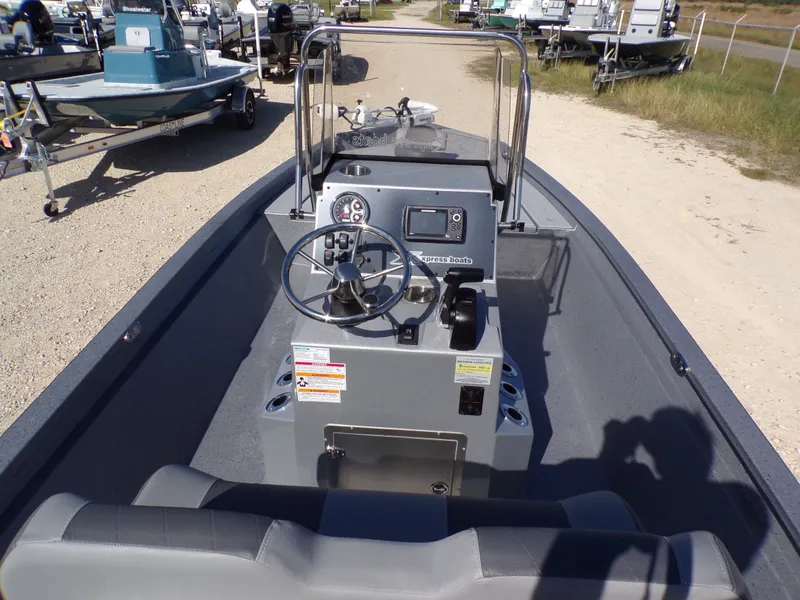 Slide: The Image of Xpress H210B Bay 2025 - 17