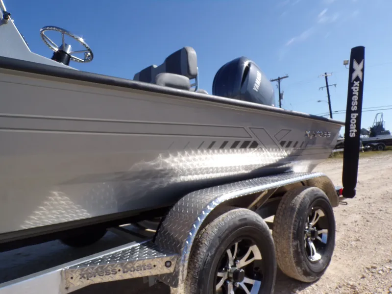 Slide: The Image of Xpress H210B Bay 2025 - 28