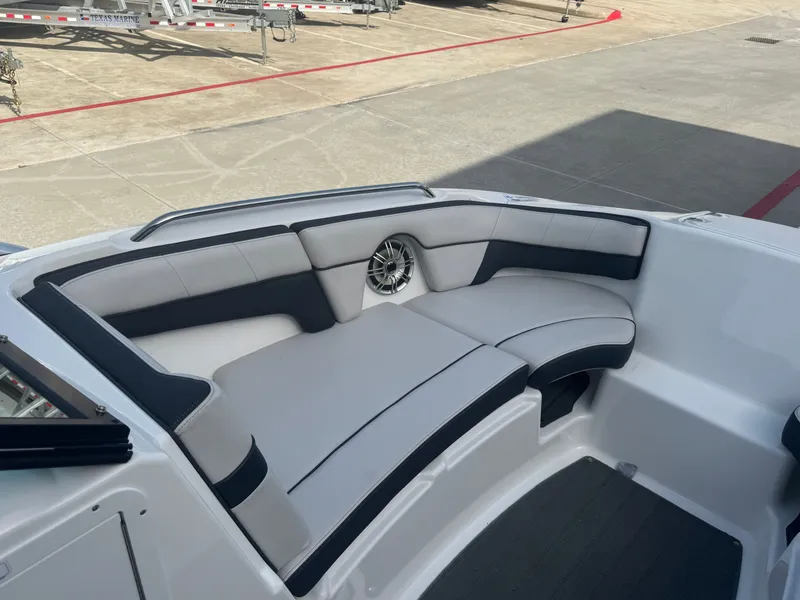 Slide: The Image of Yamaha 212X 2014 - 13