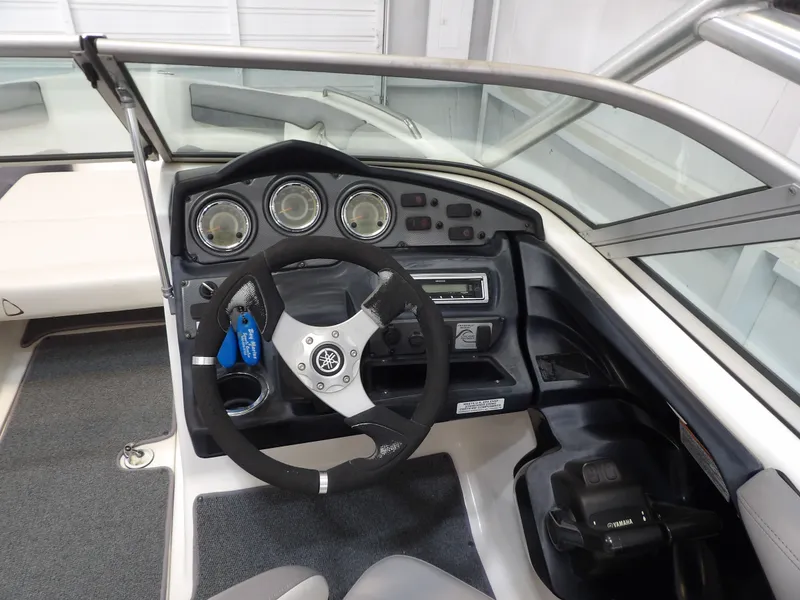 Slide: The Image of Yamaha 212X 2012 - 10