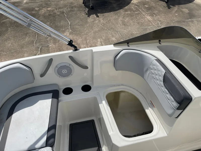 Slide: The Image of Bayliner 170EL 2024 - 26