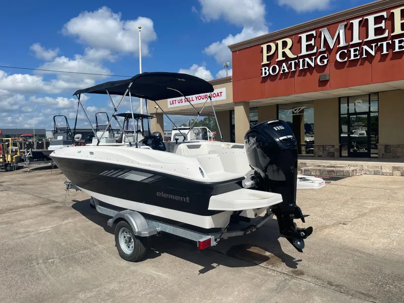 Slide: The Image of Bayliner E18LE 2025 - 10