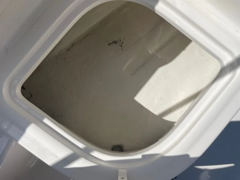 Slide: The Image of Bayliner E18LE 2025 - 16