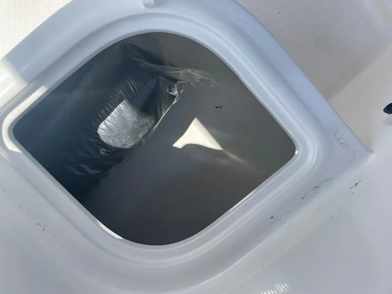 Slide: The Image of Bayliner E18LE 2025 - 19