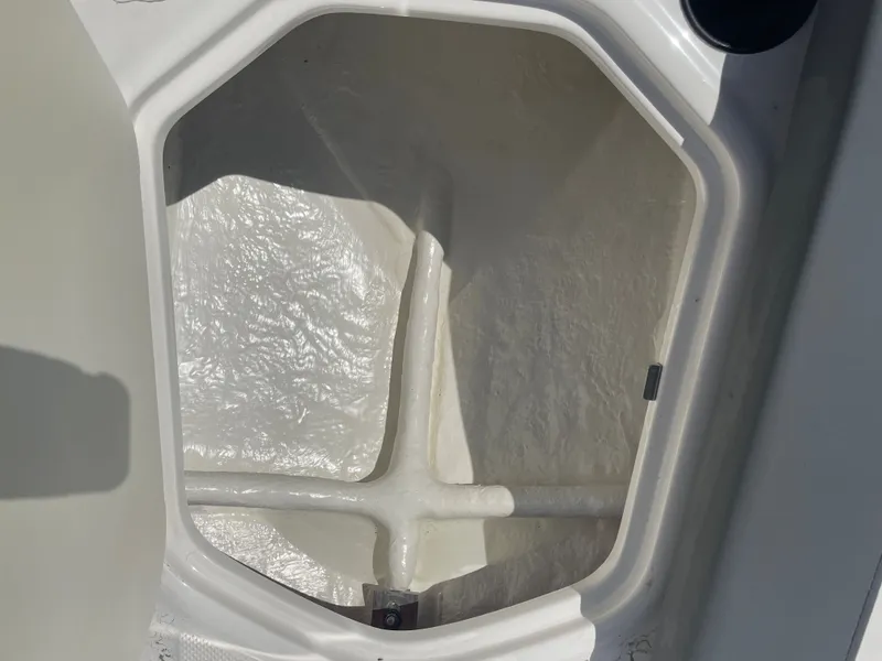 Slide: The Image of Bayliner E18LE 2025 - 22