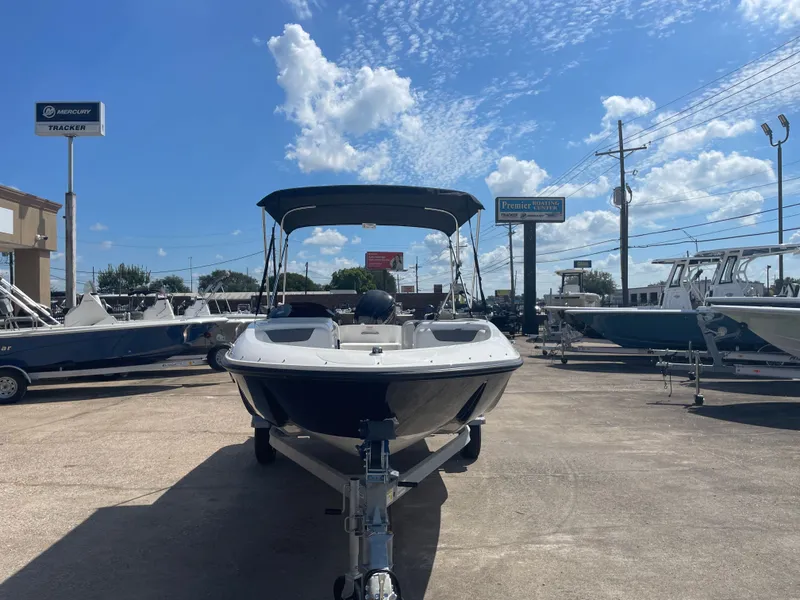 Slide: The Image of Bayliner E18LE 2025 - 5