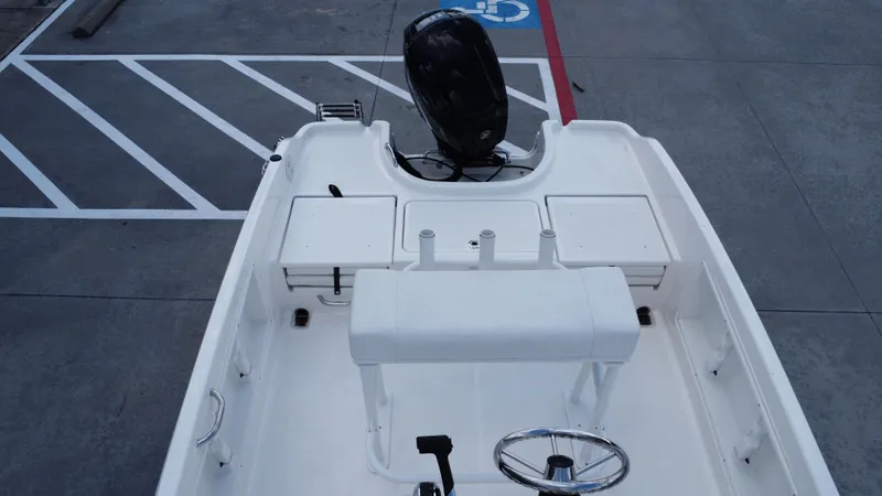 Slide: The Image of Bayliner T18LE 2025 - 22