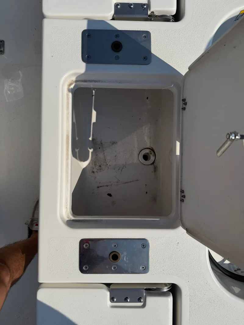 Slide: The Image of NauticStar 194 XTS 2024 - 16