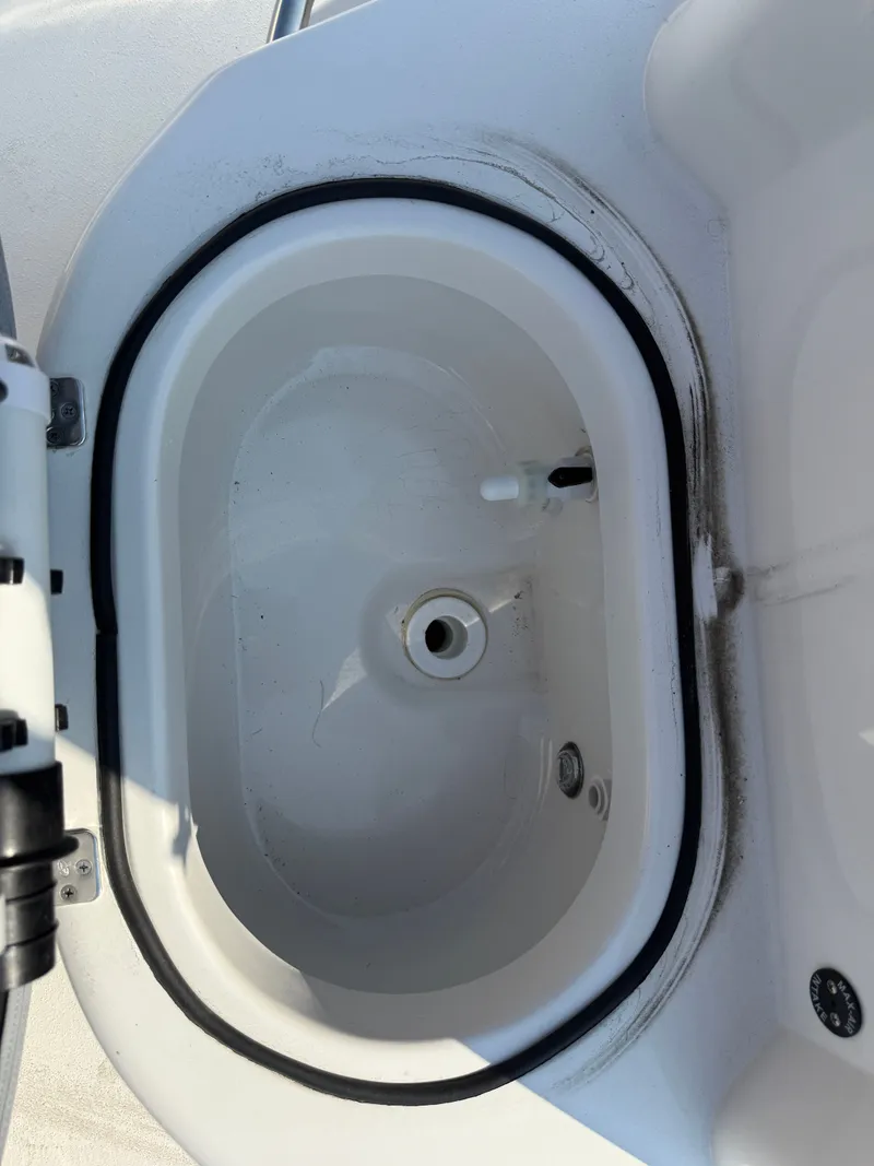 Slide: The Image of NauticStar 194 XTS 2024 - 22