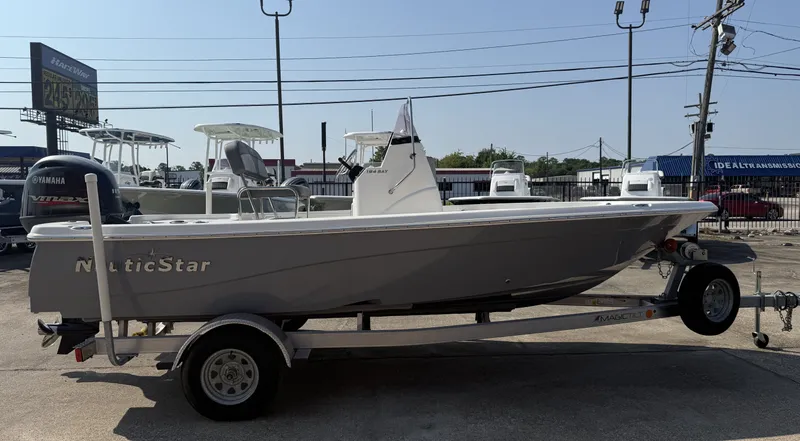 Slide: The Image of NauticStar 194 XTS 2024 - 6