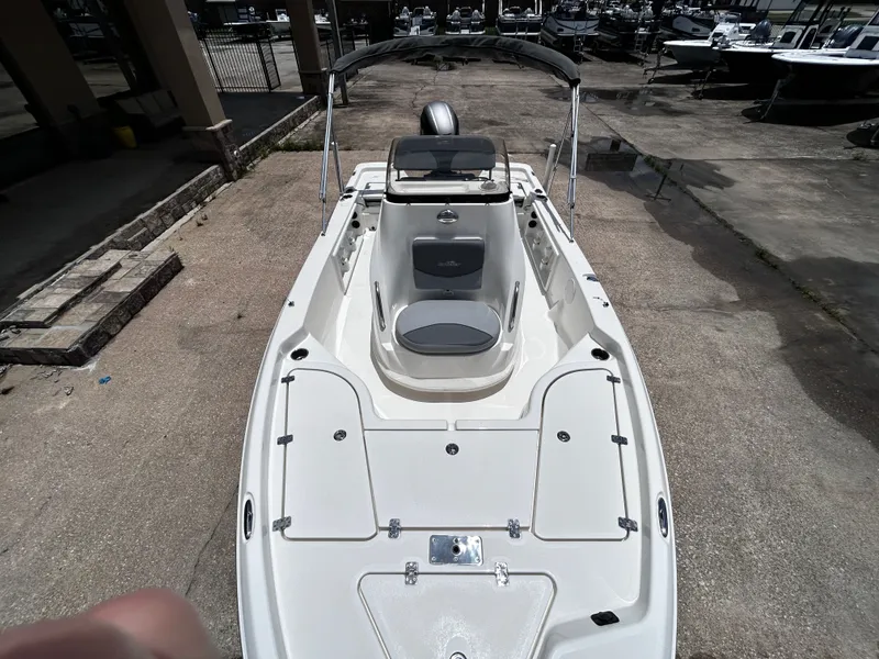 Slide: The Image of NauticStar 195 XTS 2023 - 11