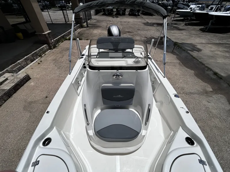 Slide: The Image of NauticStar 195 XTS 2023 - 13