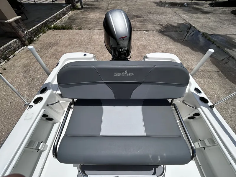 Slide: The Image of NauticStar 195 XTS 2023 - 19