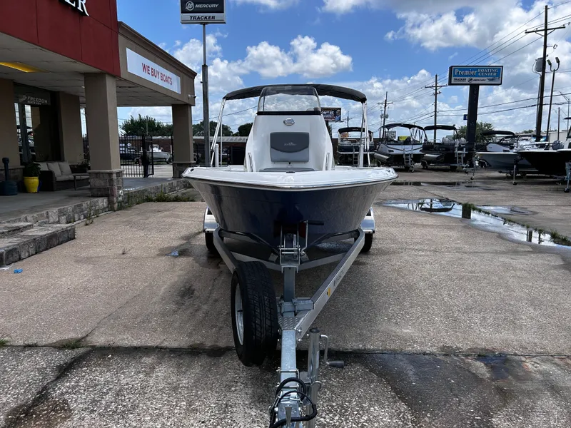 Slide: The Image of NauticStar 195 XTS 2023 - 5