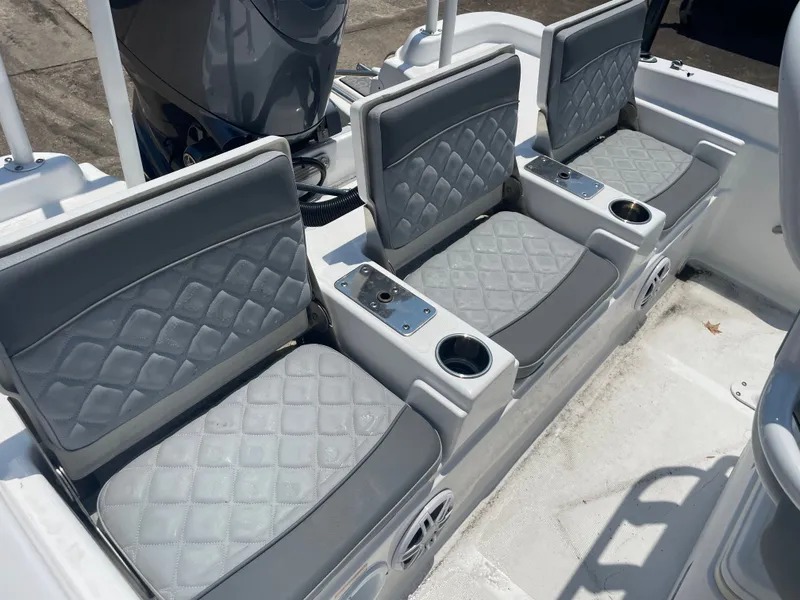 Slide: The Image of NauticStar 211 Hybrid 2024 - 12