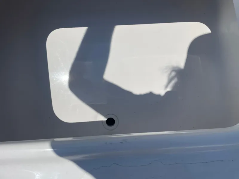 Slide: The Image of NauticStar 211 Hybrid 2024 - 19