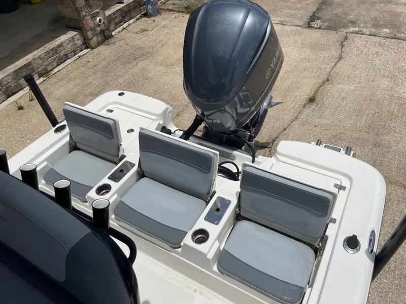 Slide: The Image of NauticStar 227 XTS 2023 - 11