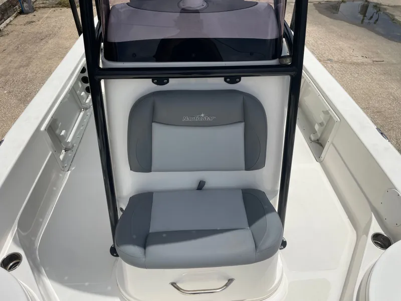 Slide: The Image of NauticStar 227 XTS 2023 - 18